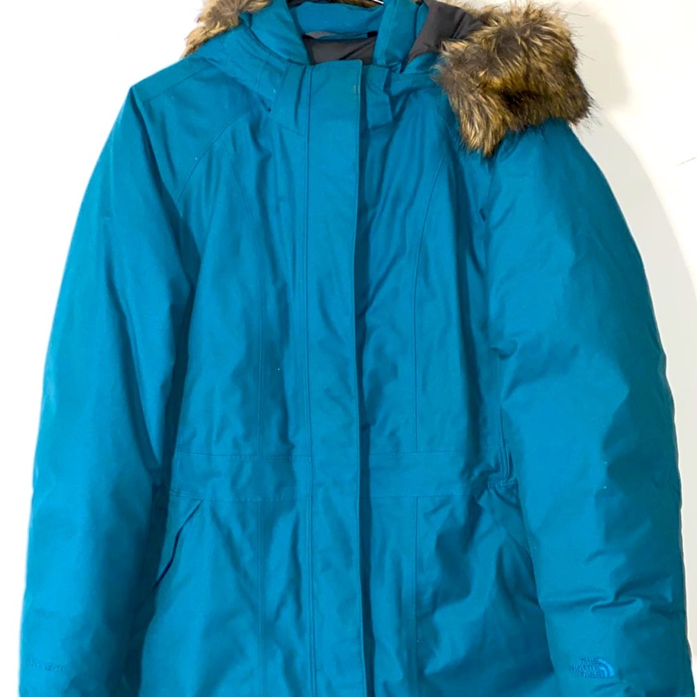 North face women’s down coat !